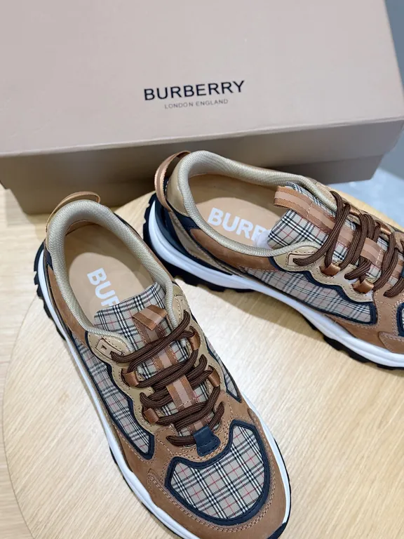 Burberry Shoe 